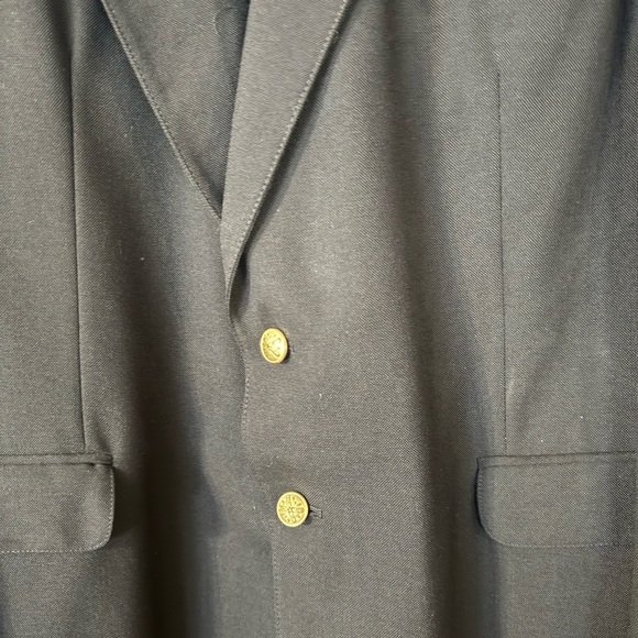 Elegant Black and Gold Blazer with Notched Lapel - Picture 2 of 3